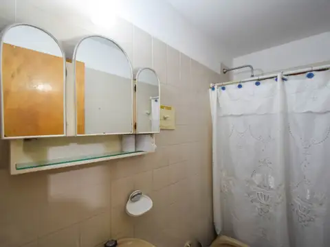 Depto Tipo Casa en Venta con 1 cocheras