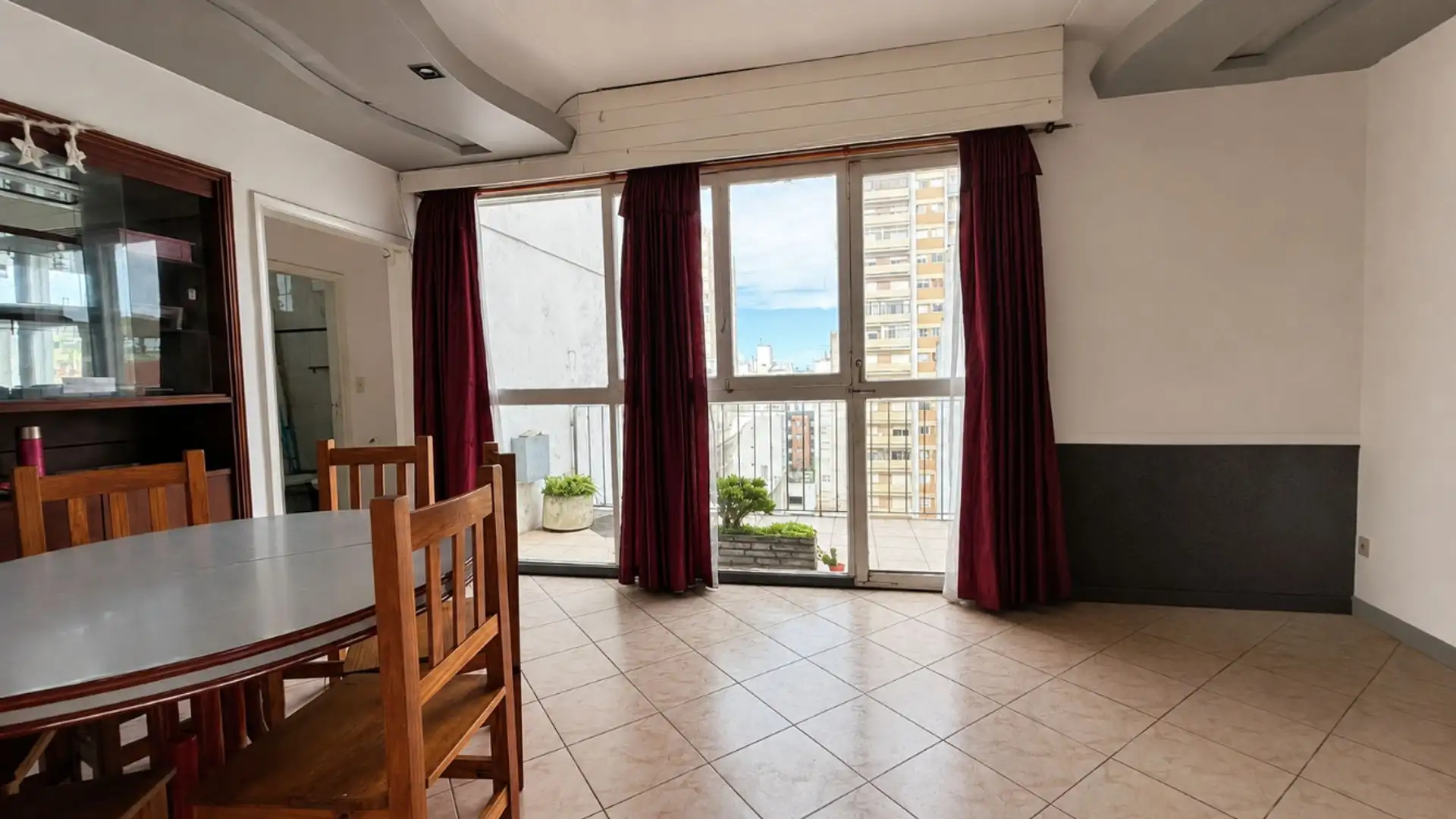 Depto 3 amb con dependencia, 67m² en 9° piso — Centro