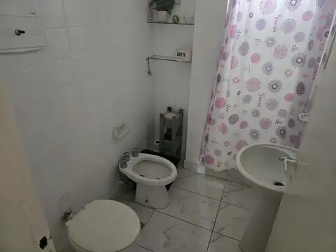 VENTA-CASA 6 AMBIENTES-PATIO-TERRAZA-SÁENZ PEÑA-3 DE FEBRERO