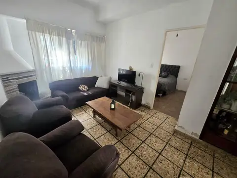 VENTA-CASA 6 AMBIENTES-PATIO-TERRAZA-SÁENZ PEÑA-3 DE FEBRERO