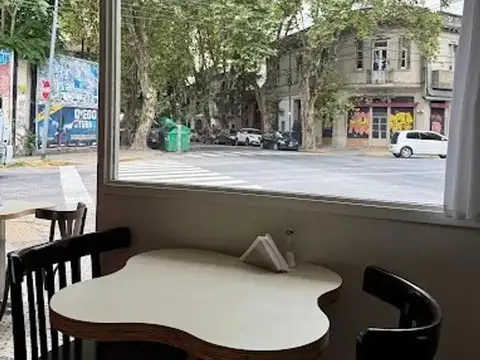 LOCAL VENTA ESQUINA CON BUENA RENTA