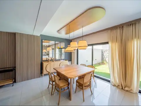 Depto Tipo Casa en Venta con 2 cocheras