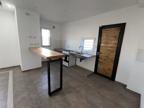 Casa 3 ambientes con 2 baños