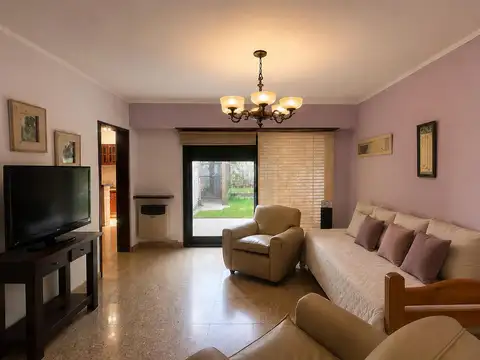 Casa 5 ambientes con 1 baño