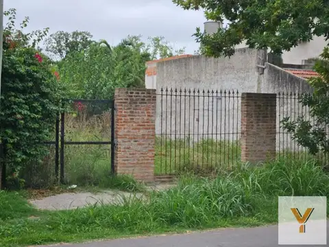 Terreno en Venta en Luis Guillon, USD 35.000