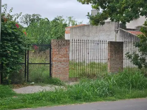 Terreno en Venta en Luis Guillon, USD 35.000