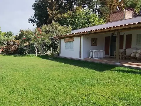 Alquiler de Casa con Pileta en Lunlunta, Maipú