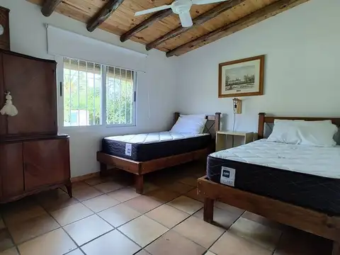 Casa en Alquiler con 1 cochera