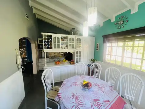 Casa 4 ambientes con 3 baños