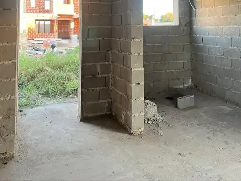 LOTE + construcción a terminar