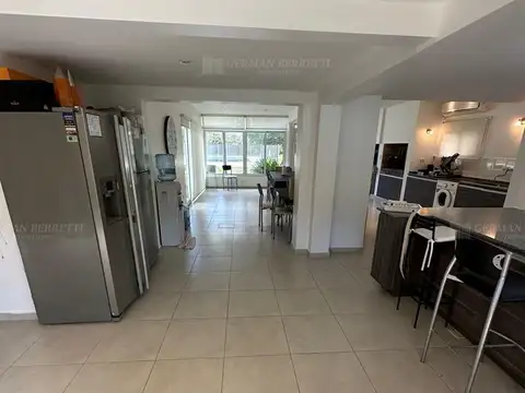Casa 7 ambientes con 4 baños