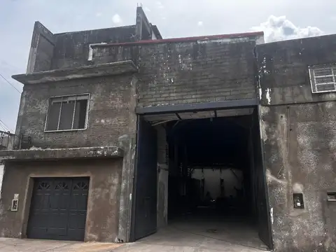 Galpón 430 m² con oficina y baño - Tablada