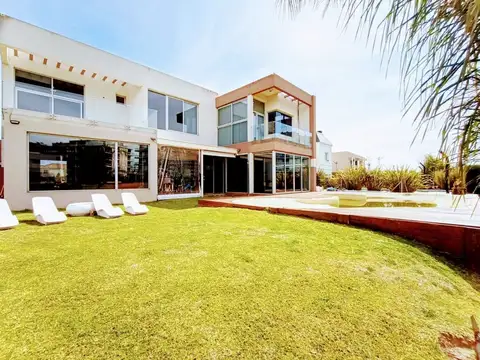 VENTA  CASA EN NUEVO QUILMES  VISTA A LA LAGUNA