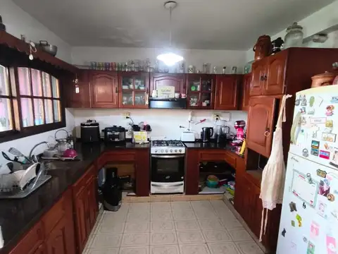 Casa 5 ambientes con 3 baños
