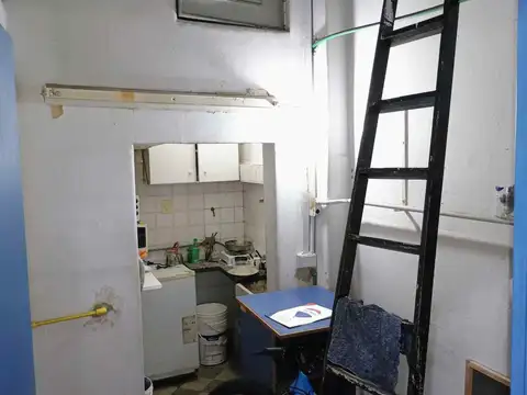 Local en Venta 73 años
