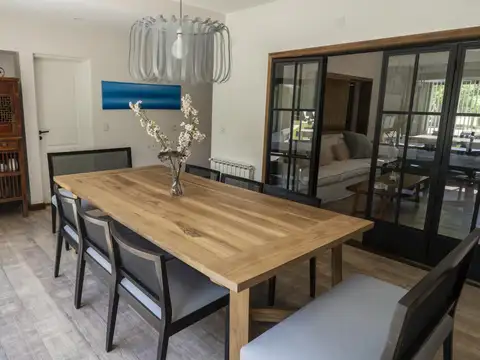 Casa 7 ambientes con 3 baños