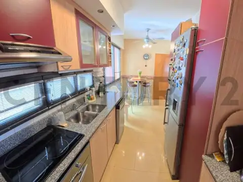 VENTA - Departamento de 4 Ambientes con Dormitorio en Suite, Balcón y Cochera Fi