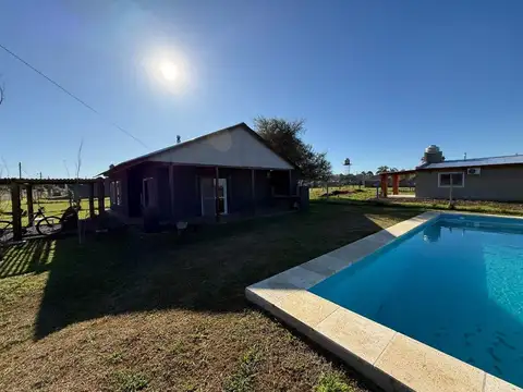 Casa 4 ambientes con 2 baños