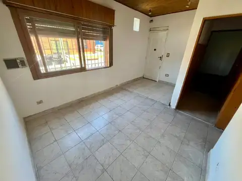 Depto Tipo Casa 2 ambientes con 1 baño