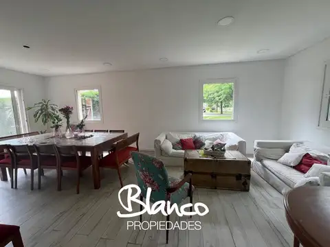 Casa en Alquiler Temporal con 1 cochera