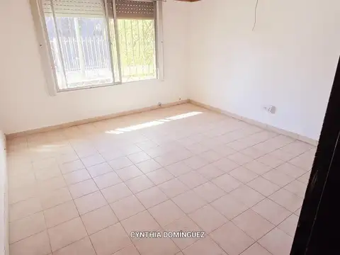 Casa 4 ambientes con 1 baño