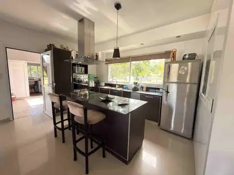 Casa en Venta con 5 cocheras