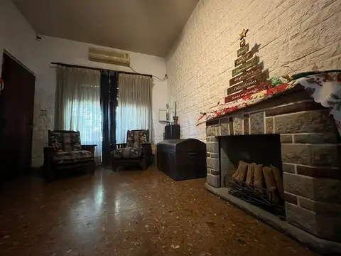 Casa en Venta en Adrogue, USD 108.000