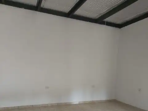 Local comercial en esquina – Espora y 17 de Octubre