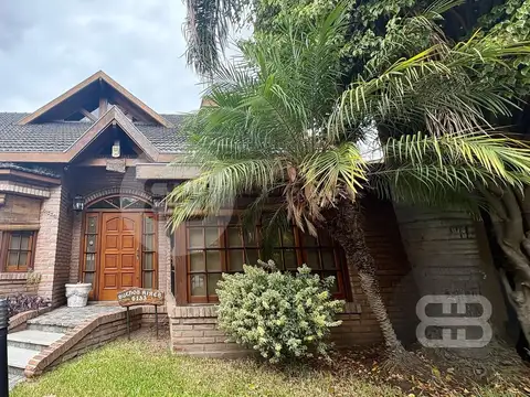 IMPONENTE CHALET 5 AMBIENTES - V. BALLESTER