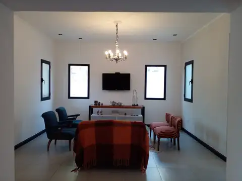 Casa 5 ambientes con 3 baños