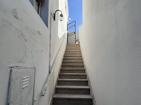 Bazurco 2800, Piso 1