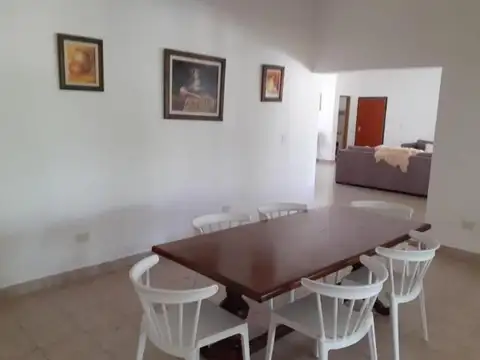 Casa en Venta con 7 cocheras