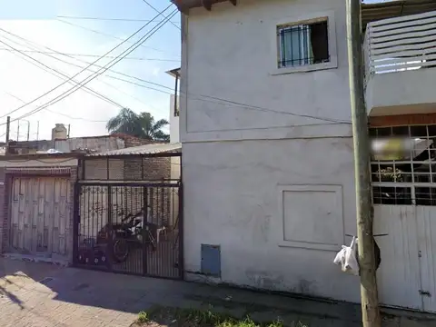 Casa 6 ambientes con 5 baños