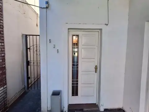 6 DEPTOS 1 Y 2 AMB CON PATIO - IDEAL INVERSOR P/RENTA