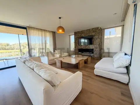 Casa en alquiler en La Calesa, Pilará — vista al lago y golf