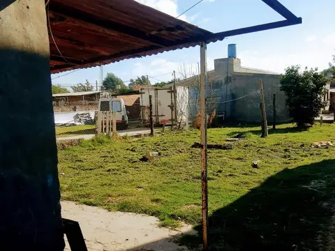 Casa 9 ambientes con 3 baños