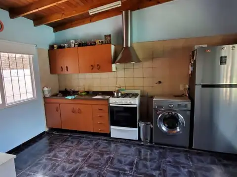 Casa 5 ambientes con 2 baños