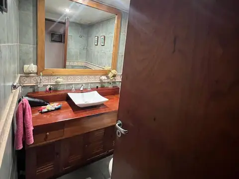 Casa en Alquiler con 2 cocheras
