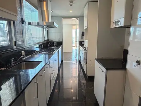 Departamento 6 ambientes con 3 baños