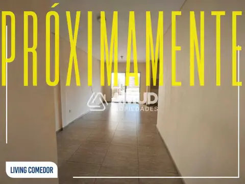 Casa en Alquiler con 2 cocheras