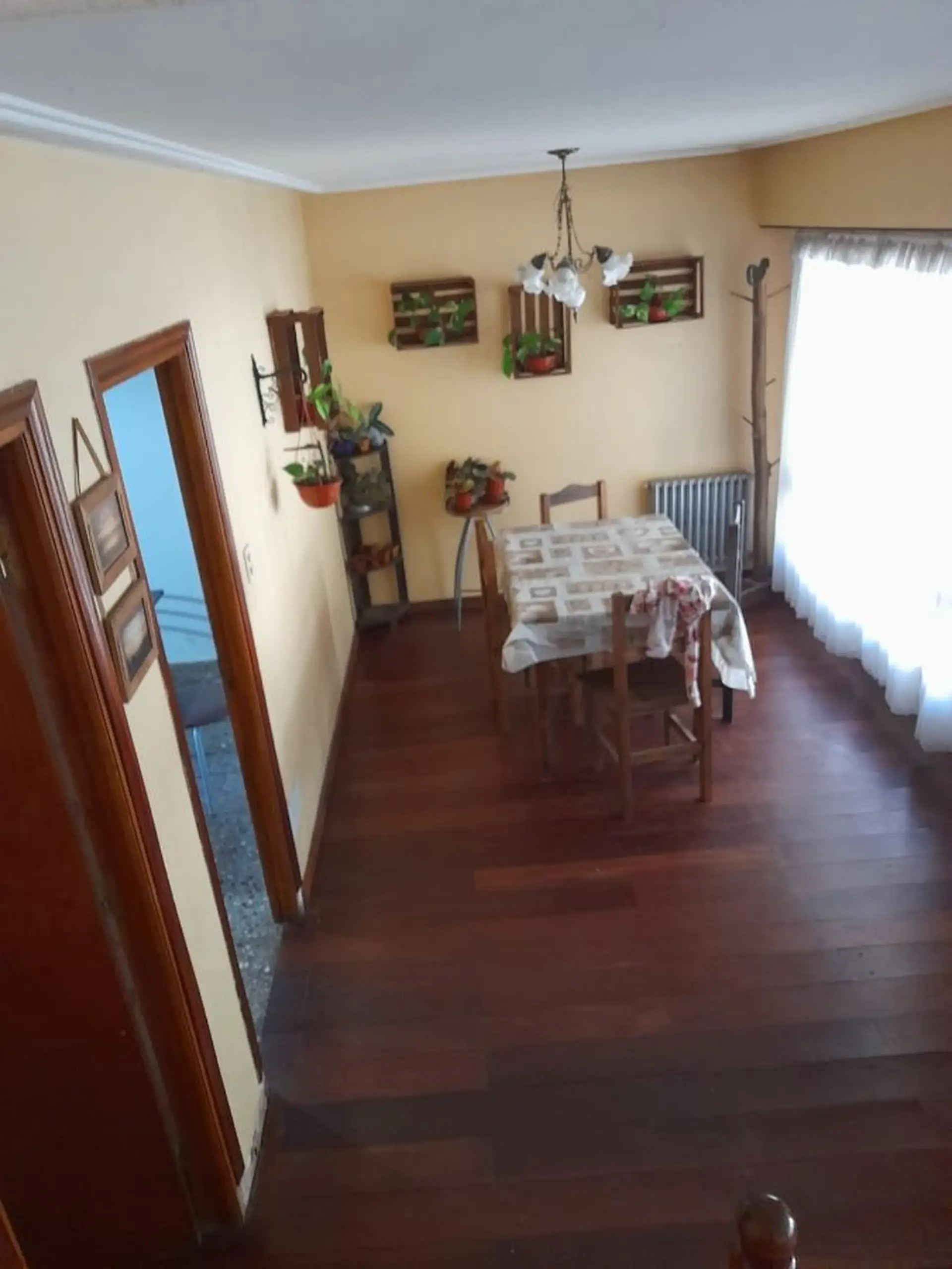 Venta Chalet 4 Ambientes con Parque y Cochera