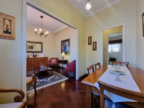 Casa 5 ambientes con 3 baños