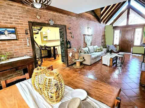 CASA EN LOTE PROPIO EN VENTA