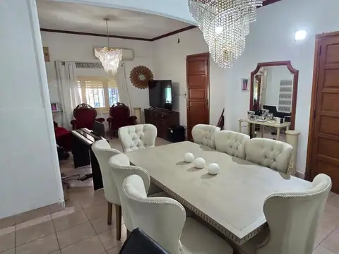 Casa en venta 3 dormitorios-cochera-patio-terraza- B Martin
