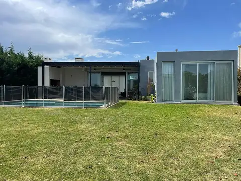 Casa en Alquiler en El Canton, USD 1.600