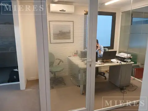 Oficina en Alquiler de 105 m2 en Lomas de San Isidro