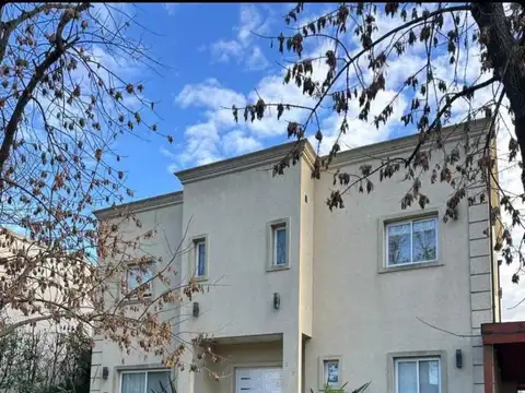 Venta de Casa en Santa Guadalupe, Pilar