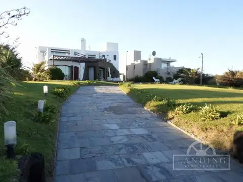 Av. del Mar entre Retama y Alamos