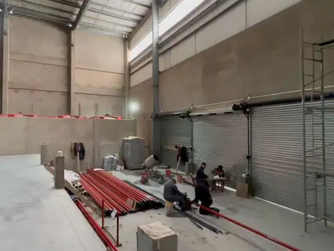 Galpón logístico de 1.500 m2 a estrenar en Parque Patricios en alquiler o venta