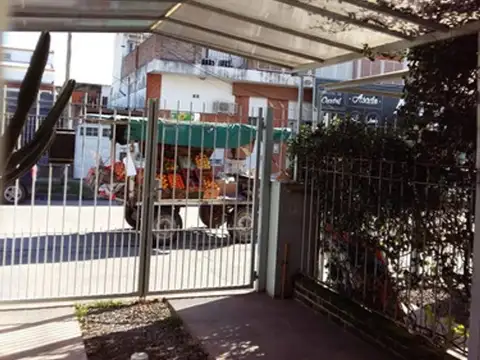 Depto Tipo Casa en Alquiler de 3 ambientes